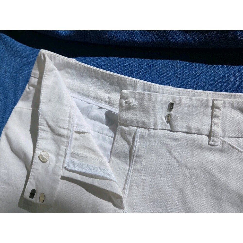 Larry Levine Petite White Cotton Shorts 10P - Picture 7 of 8